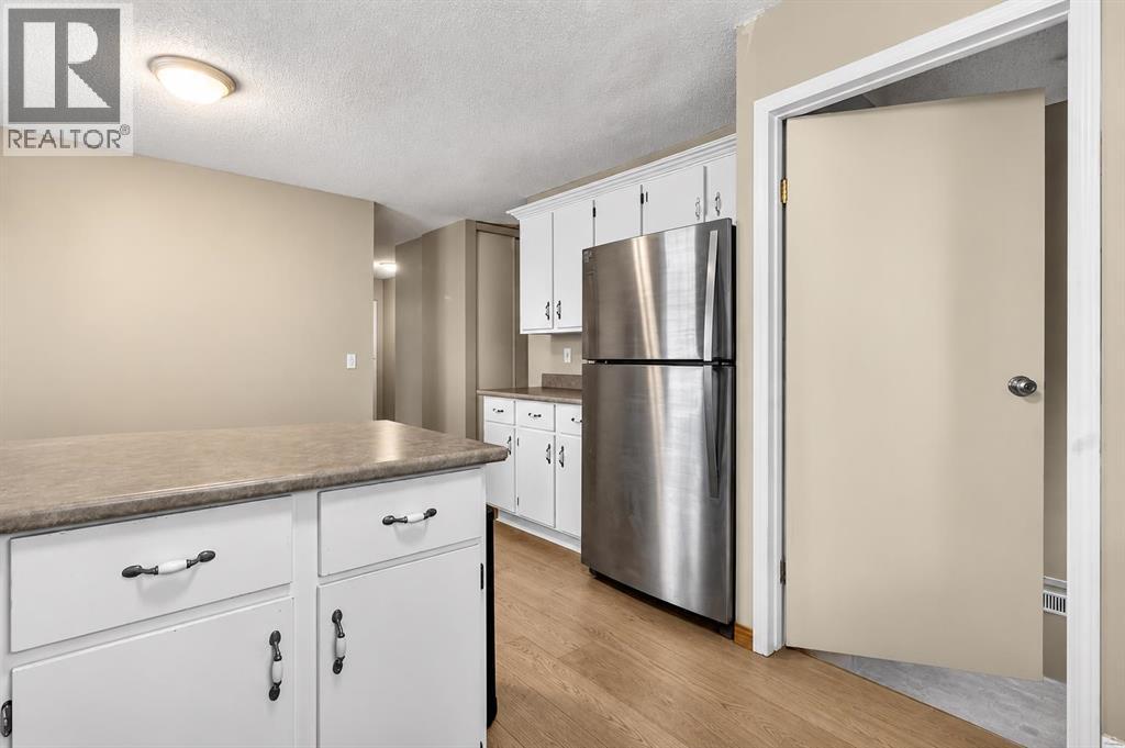 27 Bedford Road Ne, Calgary, Alberta  T3K 2K7 - Photo 9 - A2296242