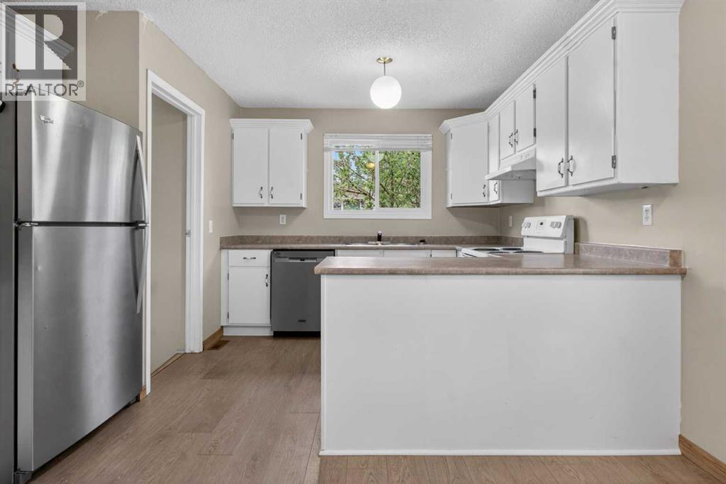 27 Bedford Road Ne, Calgary, Alberta  T3K 2K7 - Photo 11 - A2296242