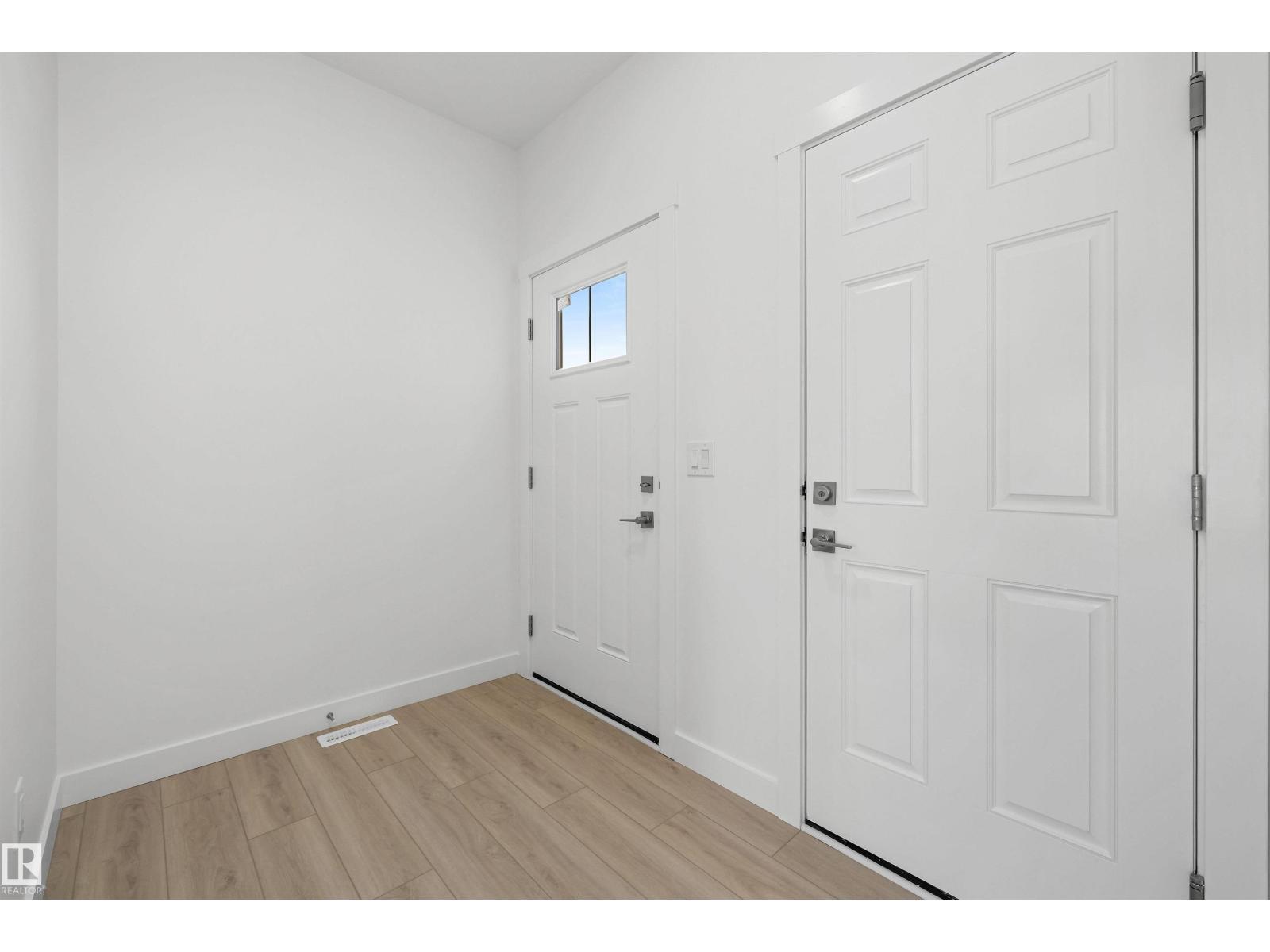 1044 Cristall Cr Sw, Edmonton, Alberta  T6W 5S6 - Photo 3 - E4487875