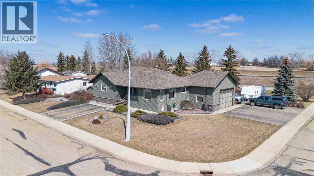 5404 49a Avenue, Alix, Alberta  T0C 0B0 - Photo 1 - A2301574