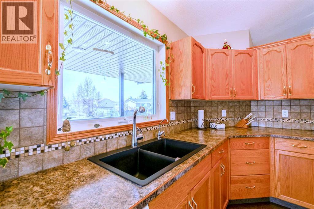 5404 49a Avenue, Alix, Alberta  T0C 0B0 - Photo 12 - A2301574