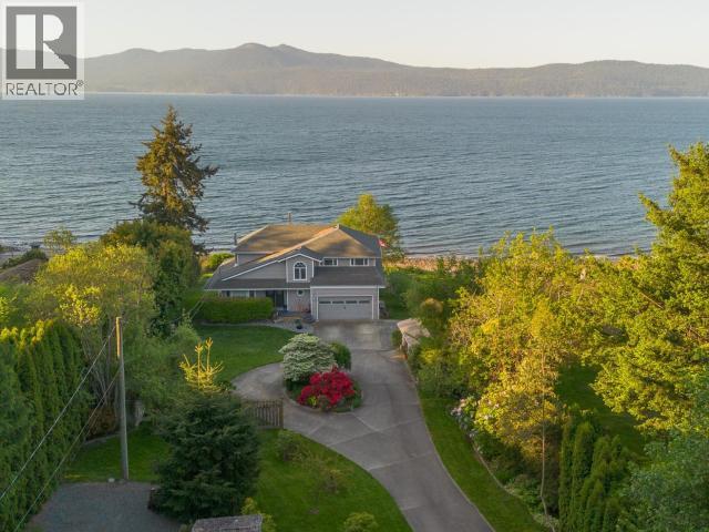 8745 PATRICIA ROAD, Powell River, British Columbia