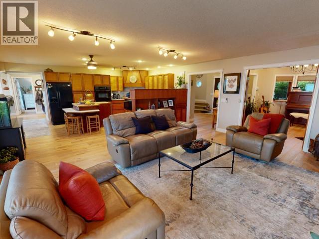 8745 Patricia Road, Powell River, British Columbia   - Photo 21 - 19450