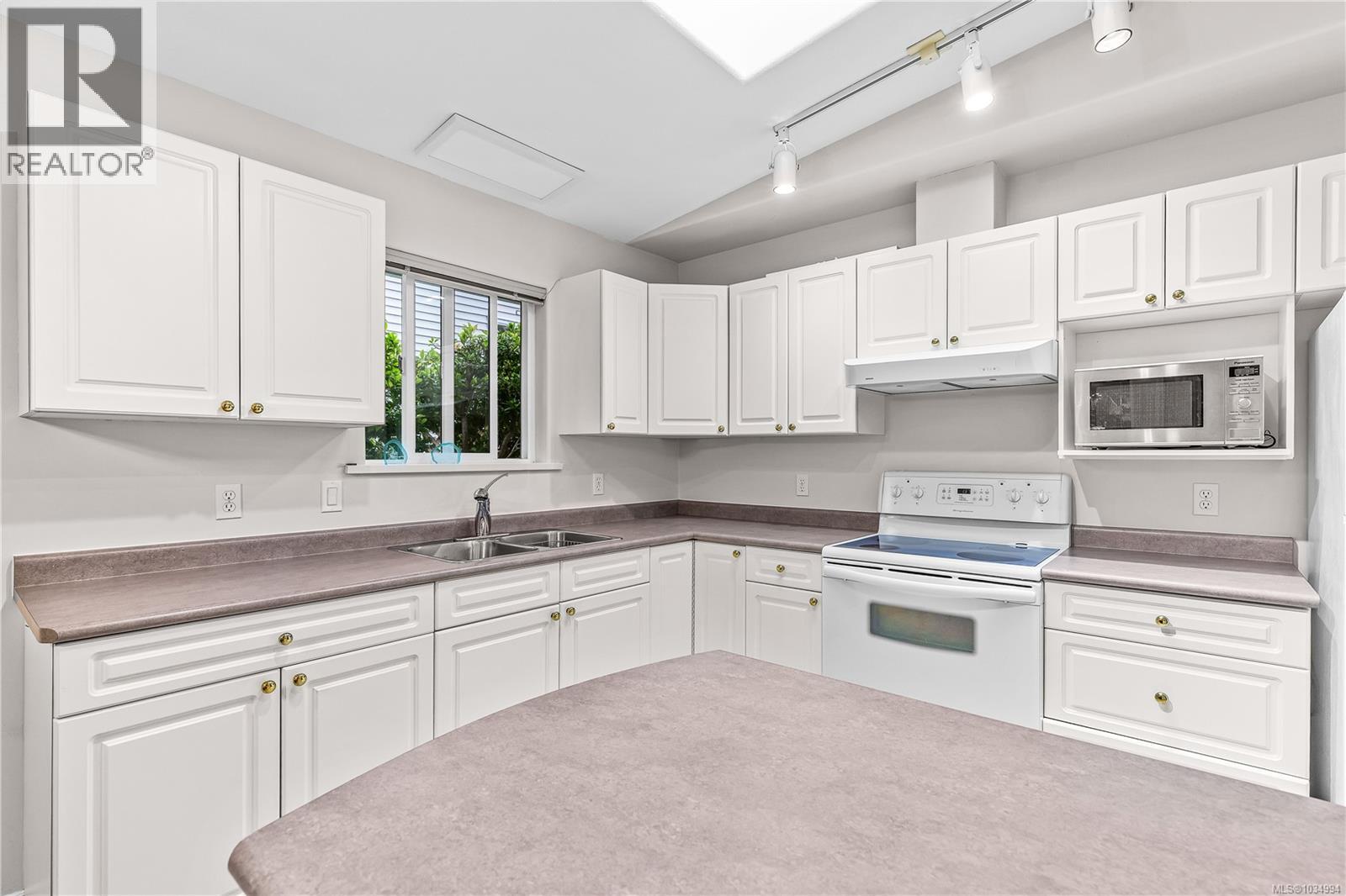 2028 Anna Pl, Courtenay, British Columbia  V9N 9B4 - Photo 44 - 1034994