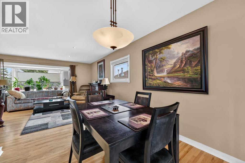 2023 Glenwood Drive SW, Calgary, Alberta  T3E 3Y7 - Photo 9 - A2305103