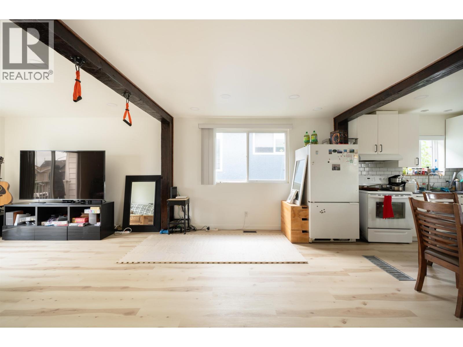2066 E 23rd Avenue, Vancouver, British Columbia  V5N 2V1 - Photo 9 - R3124077