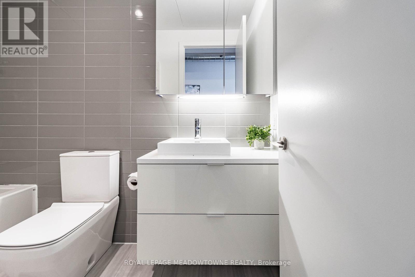 1902 - 170 Bayview Avenue, Toronto, Ontario M5A 0M4 - Photo 25 - C13131496