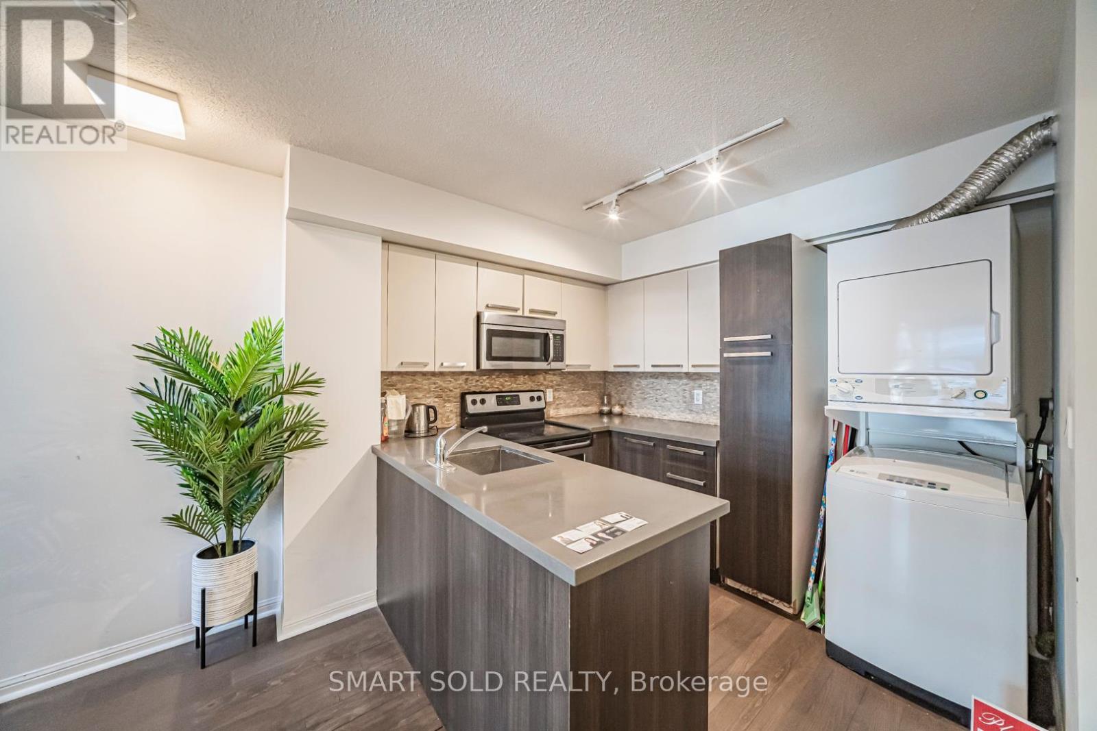 1107 - 11 St Joseph Street, Toronto, Ontario  M4Y 3G4 - Photo 8 - C12745798