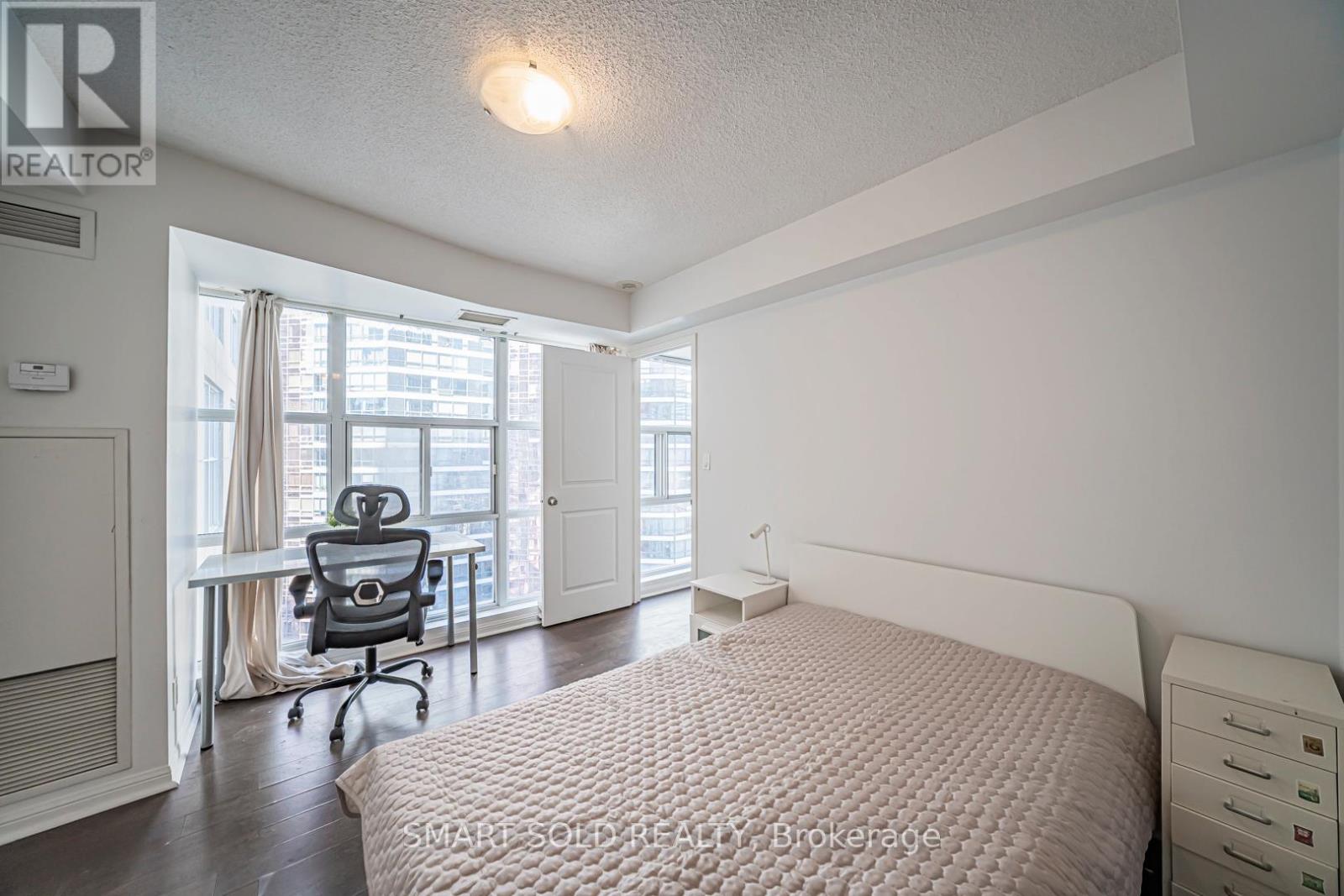 1107 - 11 St Joseph Street, Toronto, Ontario  M4Y 3G4 - Photo 15 - C12745798