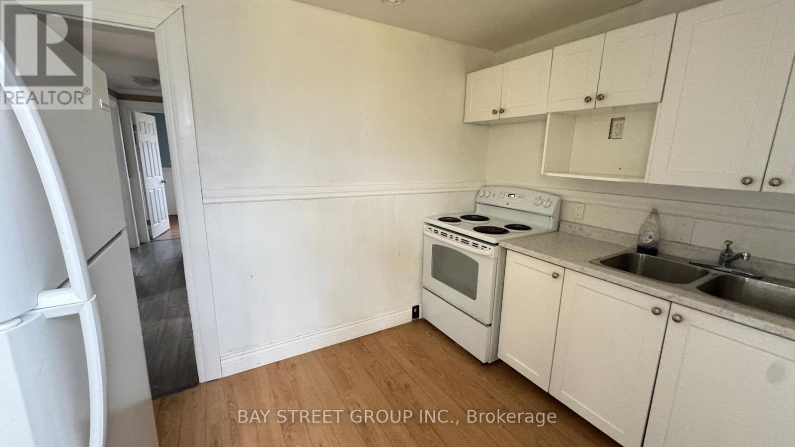Upper - 5114 Mcrae Street, Niagara Falls, Ontario L2E 1P5 - Photo 4 - X13131510