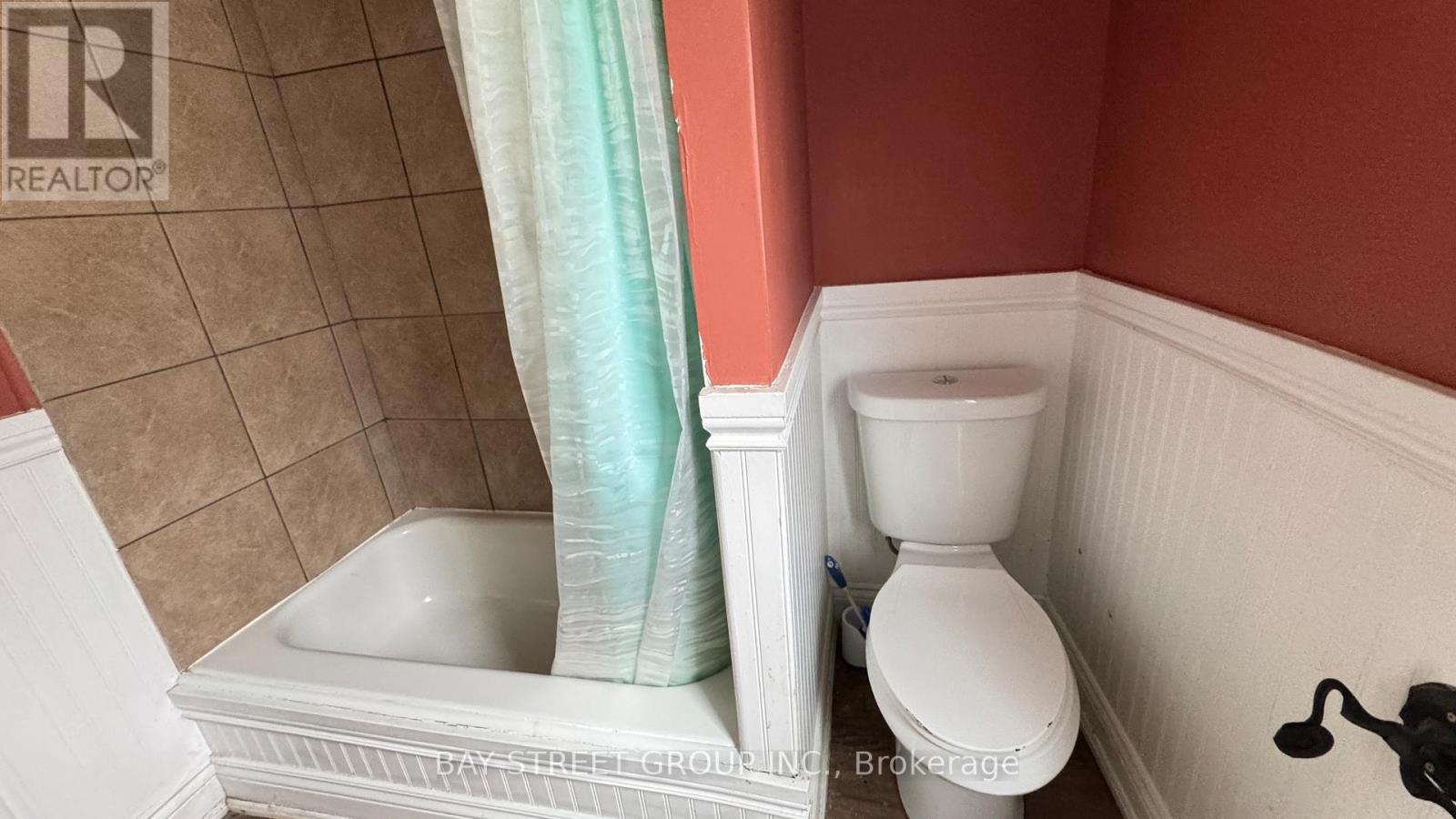 Upper - 5114 Mcrae Street, Niagara Falls, Ontario L2E 1P5 - Photo 7 - X13131510