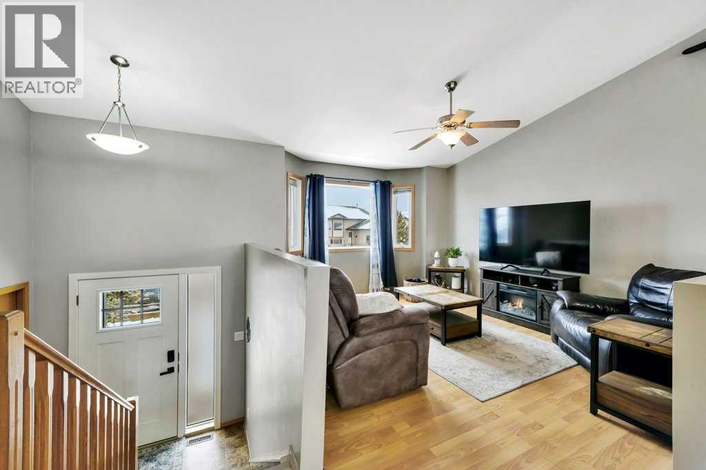 176 Westgate Crescent, Blackfalds, Alberta  T4M 0J9 - Photo 4 - A2302726