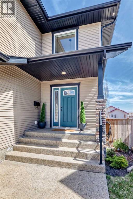 26 Lawson Close, Red Deer, Alberta  T4R 0H4 - Photo 2 - A2308761