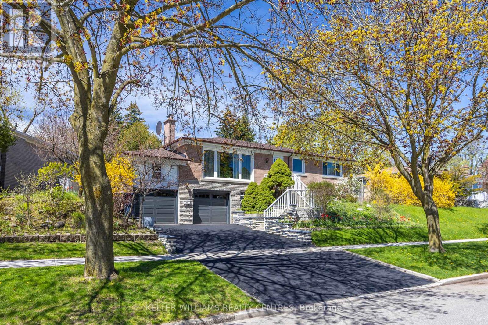 30 Bendale Boulevard W, Toronto, Ontario  M1J 2B3 - Photo 1 - E13131554