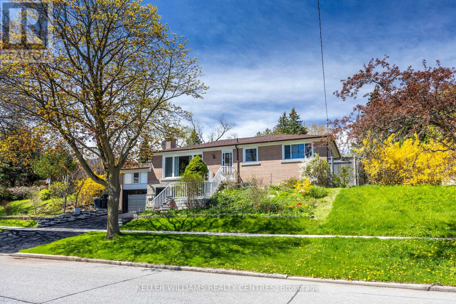 30 Bendale Boulevard W, Toronto, Ontario  M1J 2B3 - Photo 2 - E13131554
