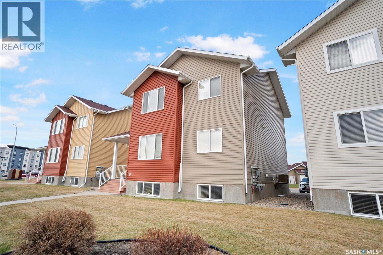 6 5004 James Hill Road, Regina, Saskatchewan  S4W 0E8 - Photo 1 - SK035970