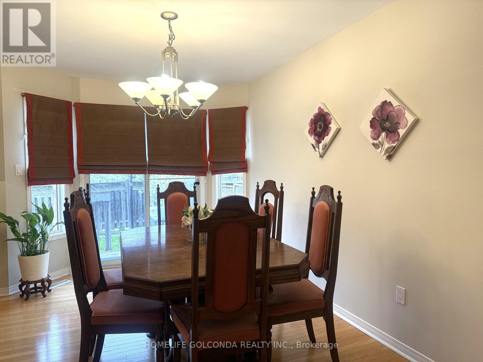 74 Rideau Drive, Richmond Hill, Ontario  L4B 4P1 - Photo 4 - N13131548