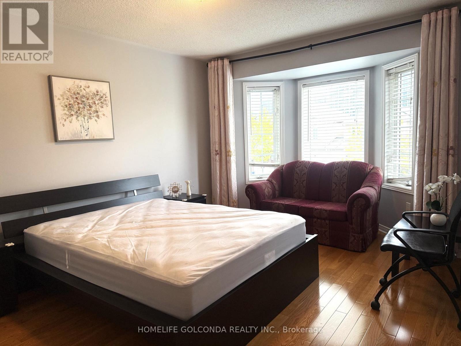 74 Rideau Drive, Richmond Hill, Ontario  L4B 4P1 - Photo 9 - N13131548