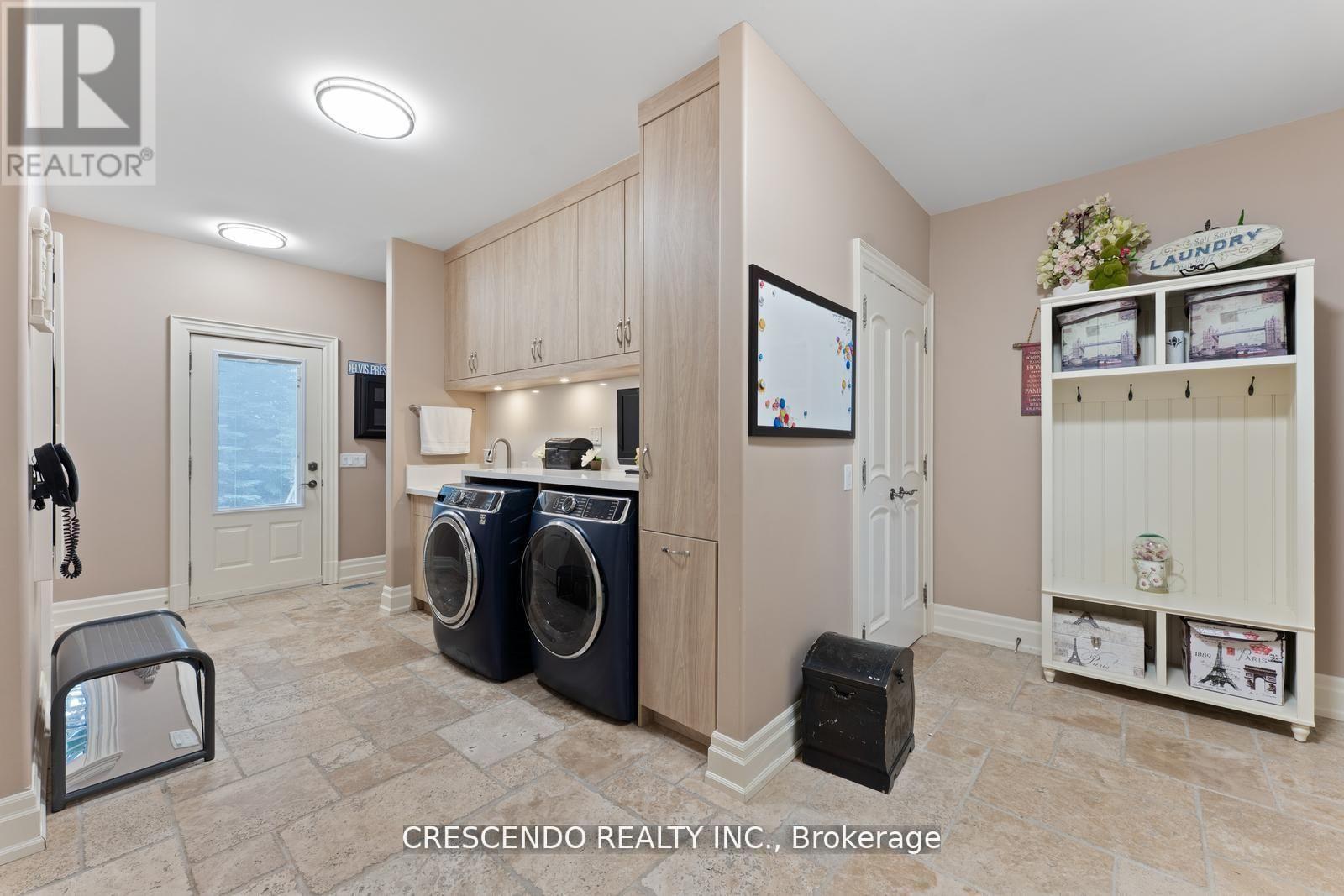 2 Prince Adam Court, King, Ontario  L7B 1M1 - Photo 28 - N13131570