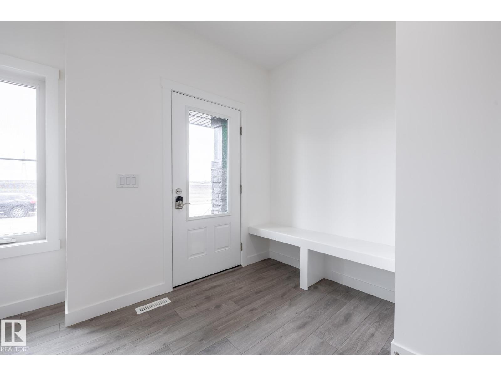 15643 2 St NE, Edmonton, Alberta  T5Y 6K8 - Photo 4 - E4468060