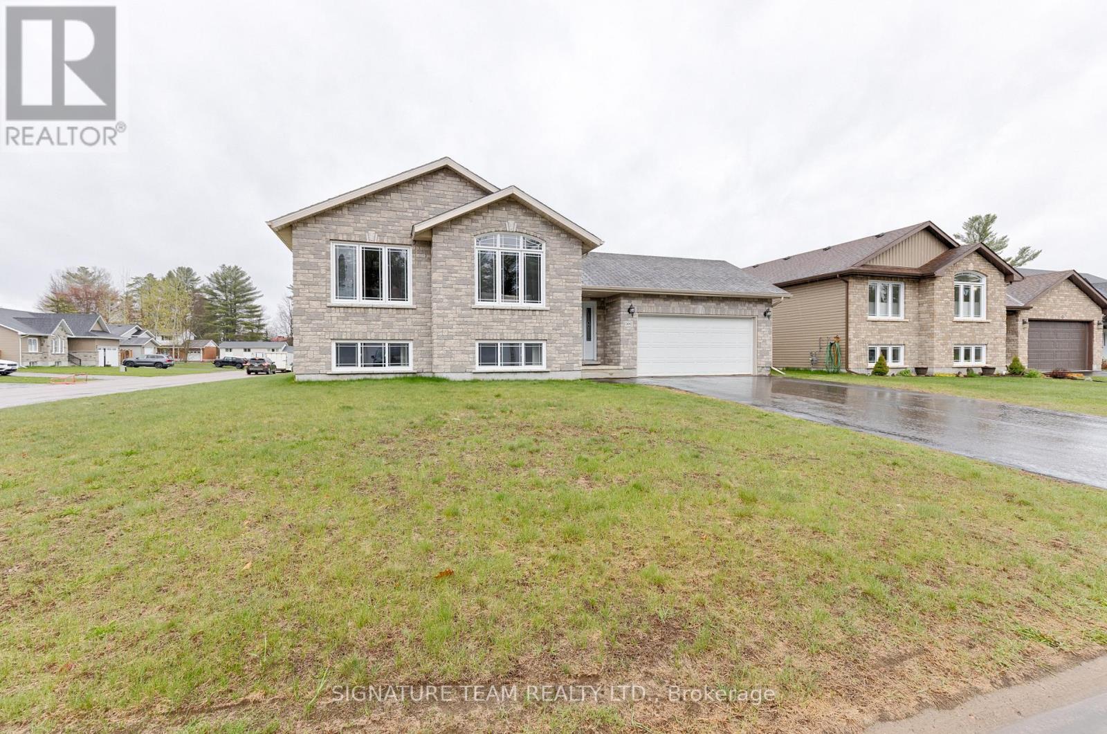 1017 Beatty Crescent, Deep River, Ontario  K0J 1P0 - Photo 1 - X13131596