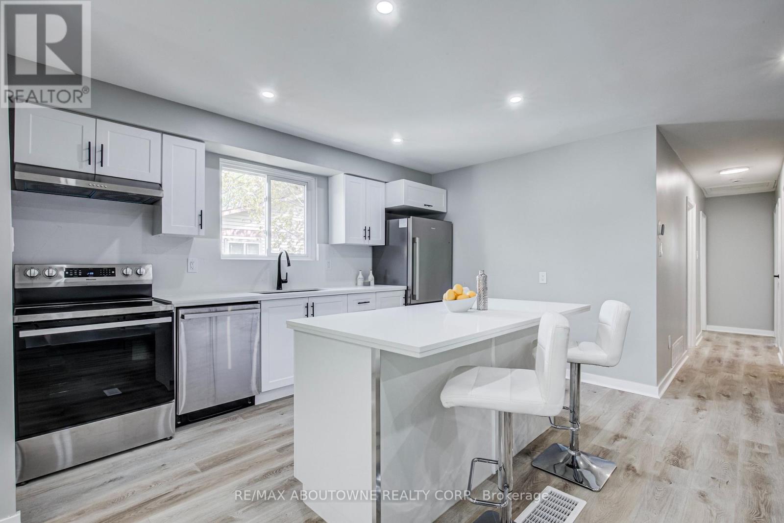 2367 MIDDLESMOOR CRESCENT, Burlington, Ontario