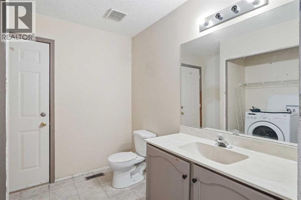 180 Woodside Road Nw, Airdrie, Alberta  T4B 2E2 - Photo 9 - A2311289