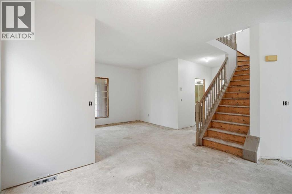 180 Woodside Road Nw, Airdrie, Alberta  T4B 2E2 - Photo 4 - A2311289