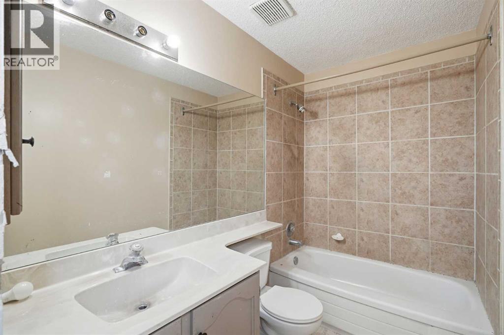 180 Woodside Road Nw, Airdrie, Alberta  T4B 2E2 - Photo 15 - A2311289