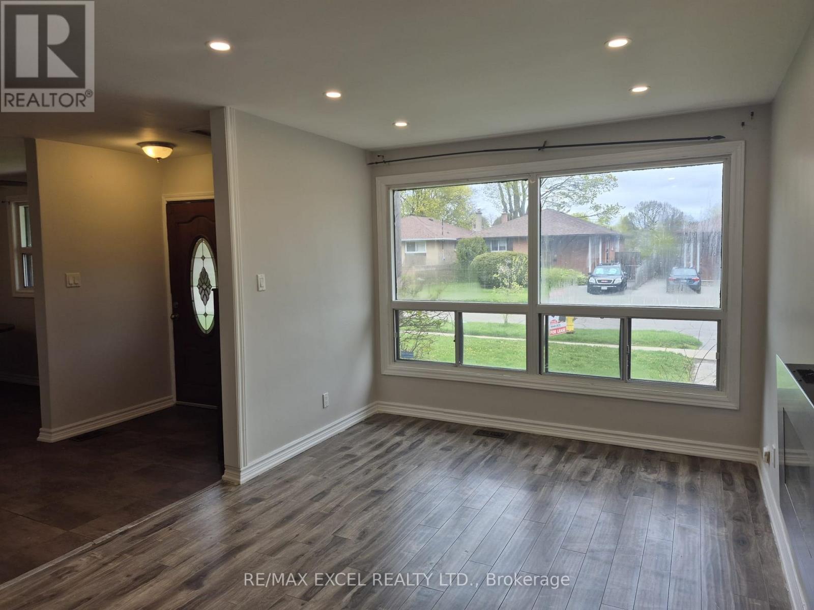 16 Sundance Crescent, Toronto, Ontario  M1G 2M2 - Photo 4 - E12903614