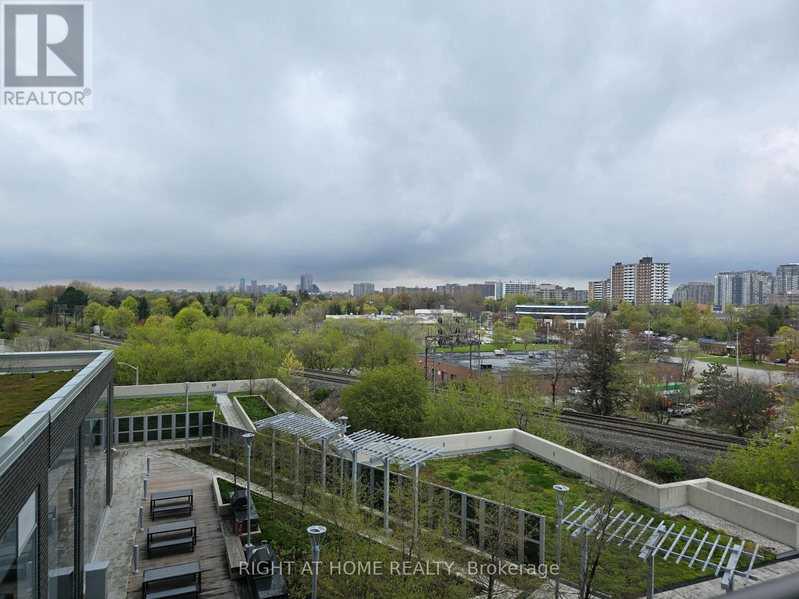 606 - 255 Village Green Square, Toronto, Ontario  M1S 0L3 - Photo 14 - E13131590