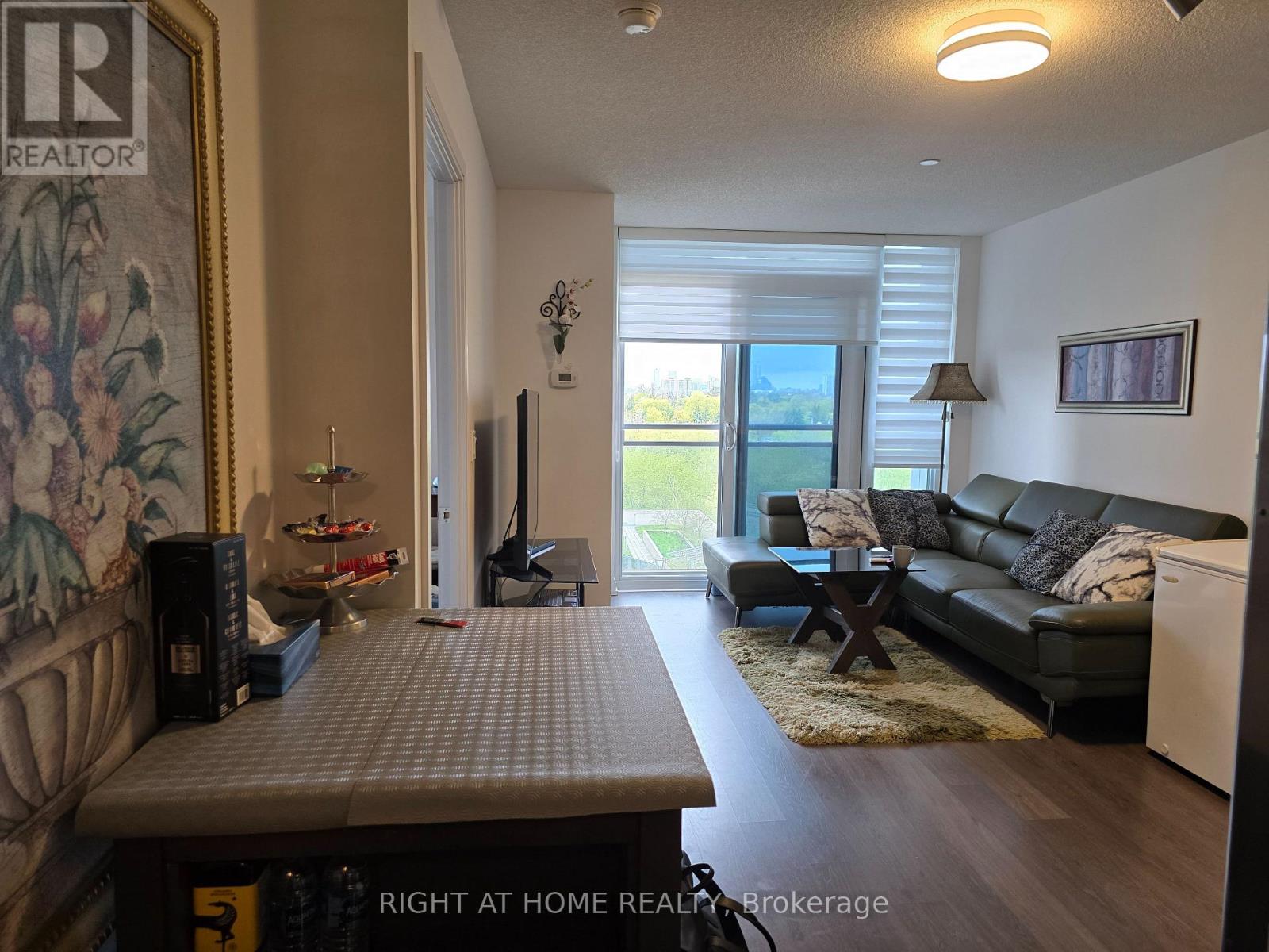 606 - 255 Village Green Square, Toronto, Ontario  M1S 0L3 - Photo 3 - E13131590