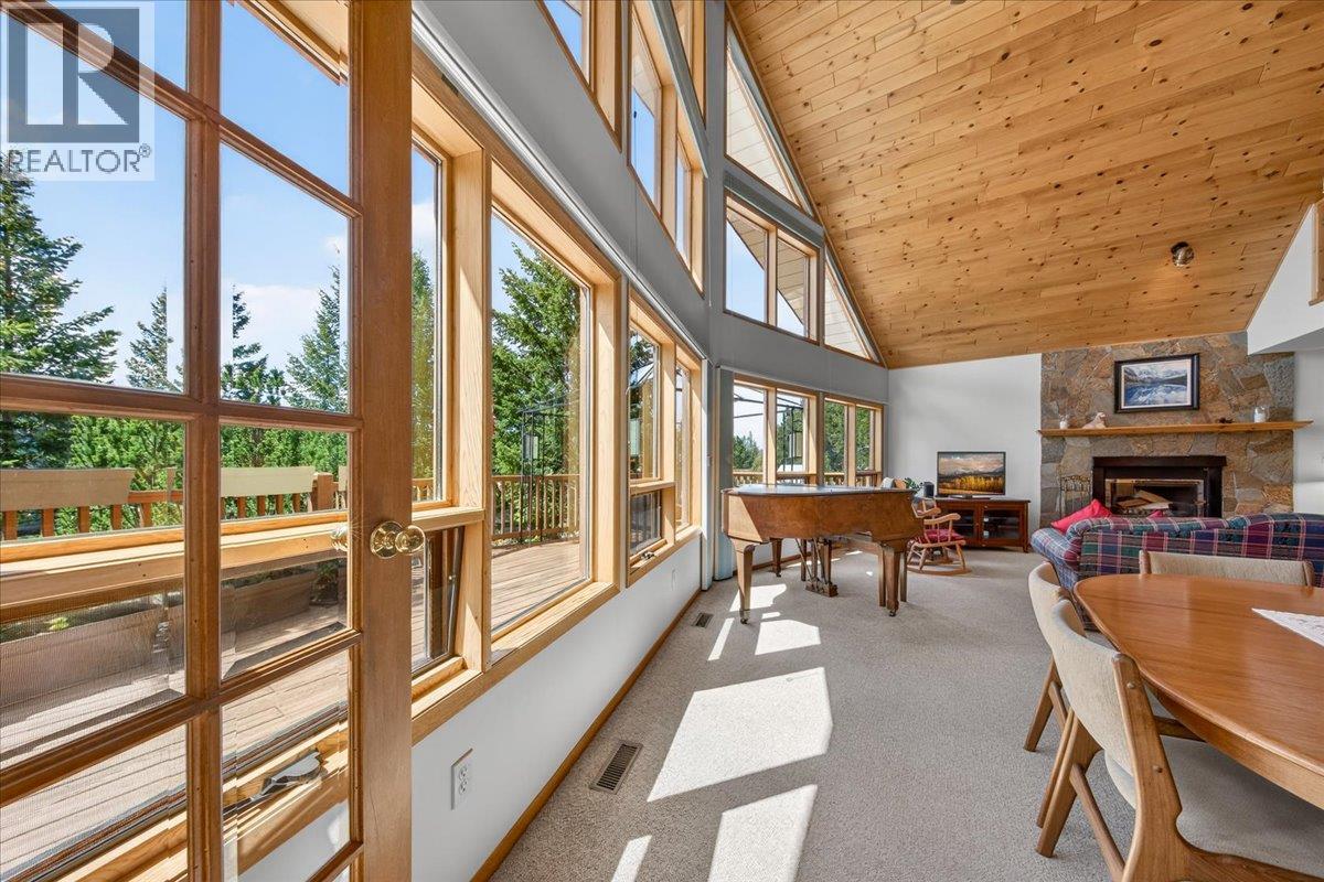 7330 Glacier Drive, Radium Hot Springs, British Columbia  V0A 1M0 - Photo 3 - 10387265