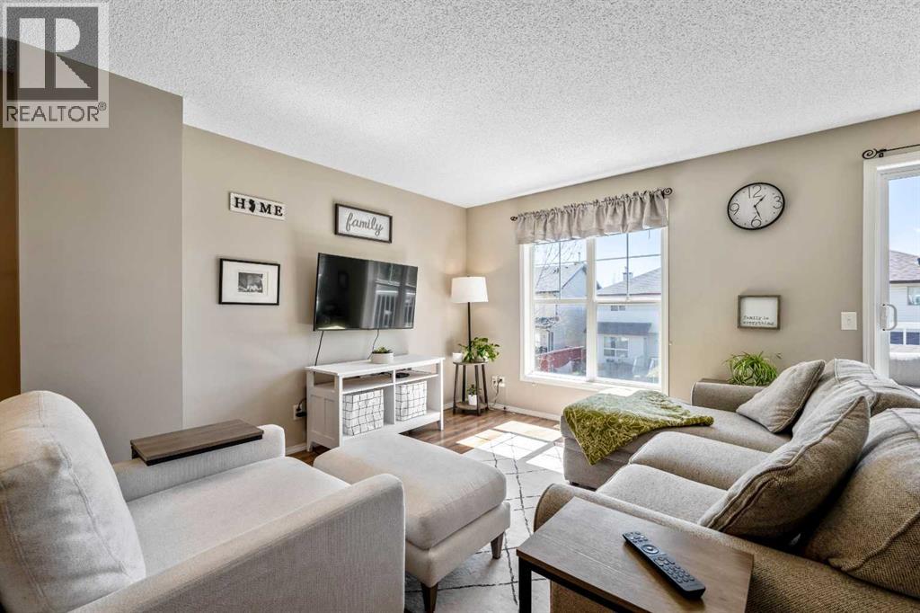 43 Toscana Gardens NW, Calgary, Alberta  T3L 3C2 - Photo 3 - A2310831