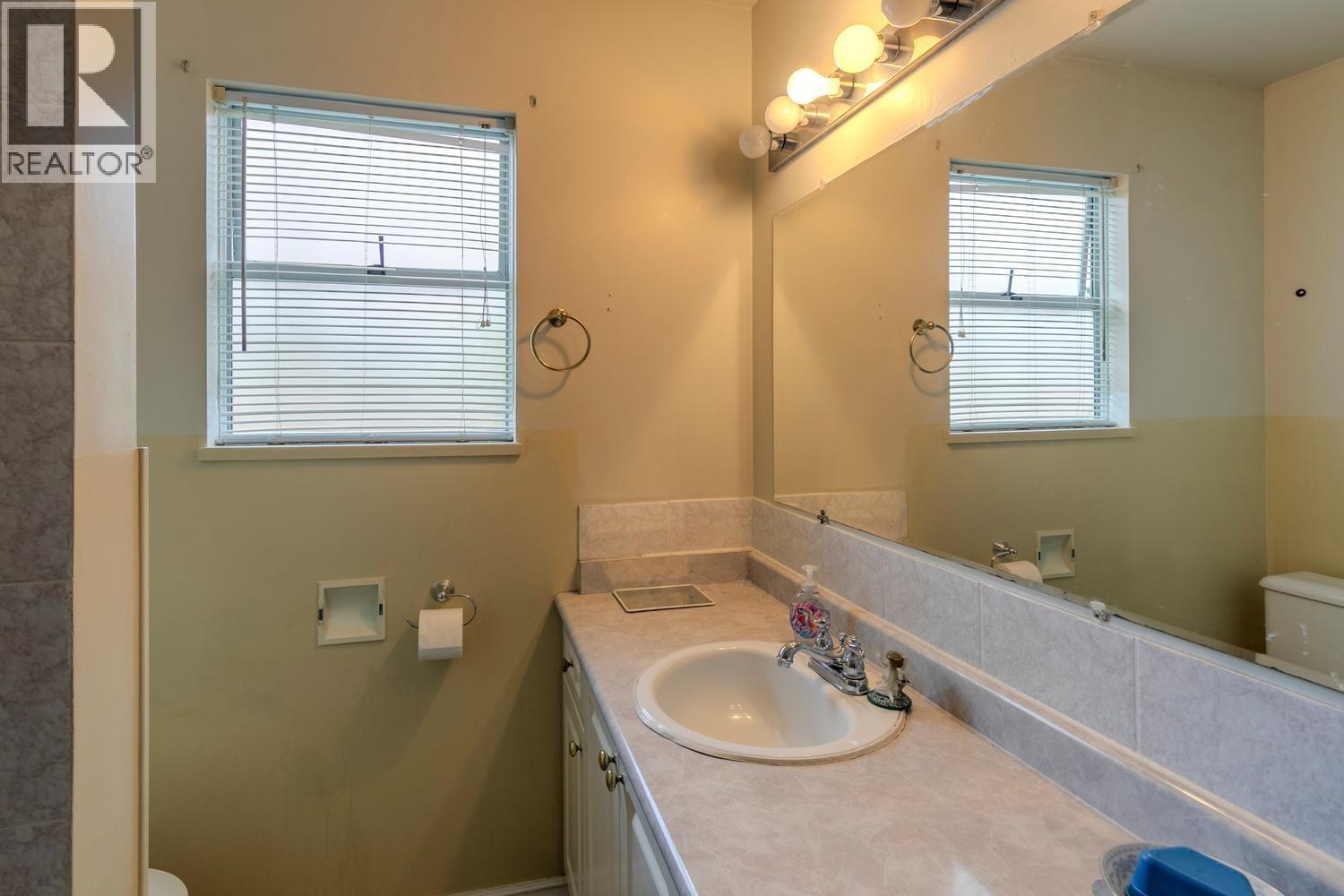 8520 Rosedene Court, Richmond, British Columbia  V7A 2P9 - Photo 14 - R3123442
