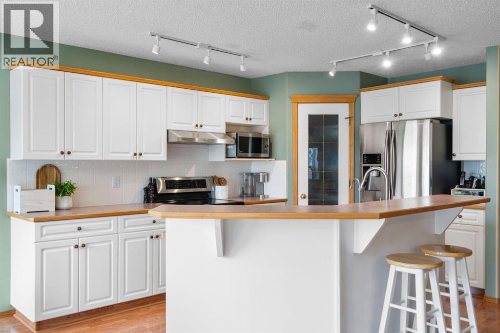 58 Bridlewood Circle SW, Calgary, Alberta  T2Y 3K9 - Photo 11 - A2311302