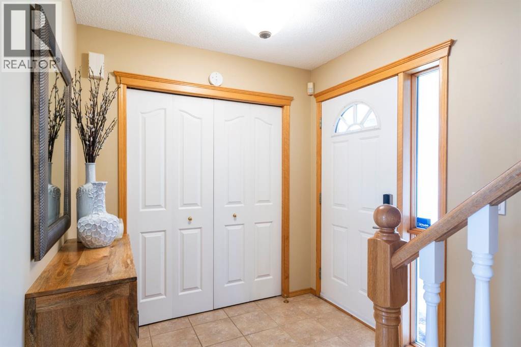 58 Bridlewood Circle SW, Calgary, Alberta  T2Y 3K9 - Photo 3 - A2311302