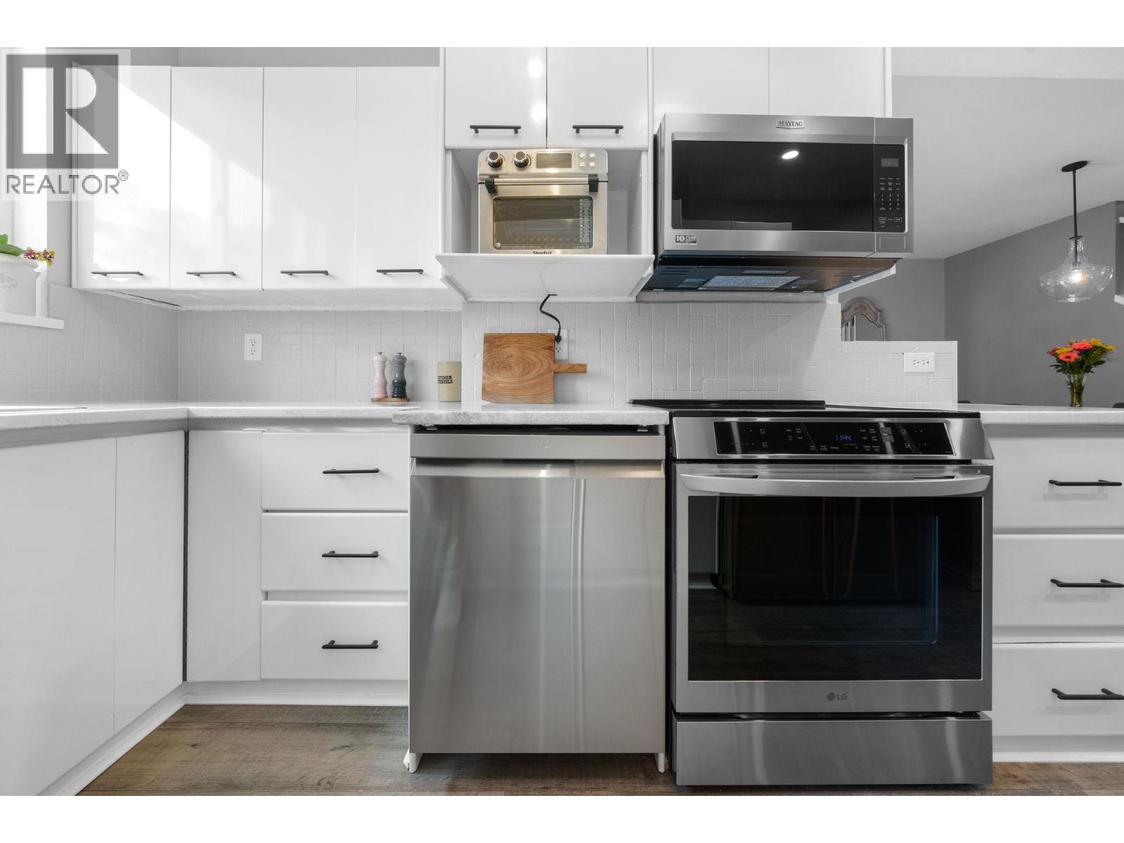 10 1700 Mamquam Road, Squamish, British Columbia  V8B 0H7 - Photo 4 - R3113773