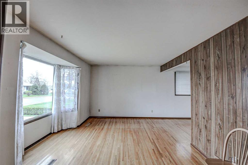 544 Thornhill Place Nw, Calgary, Alberta  T2K 2S7 - Photo 4 - A2311323