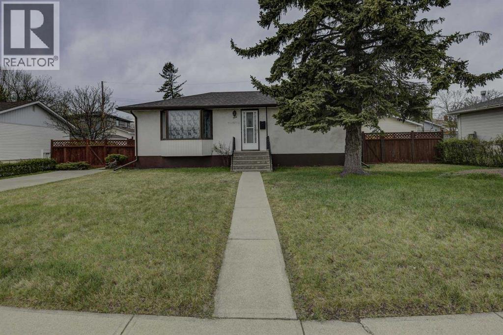 544 Thornhill Place Nw, Calgary, Alberta  T2K 2S7 - Photo 1 - A2311323