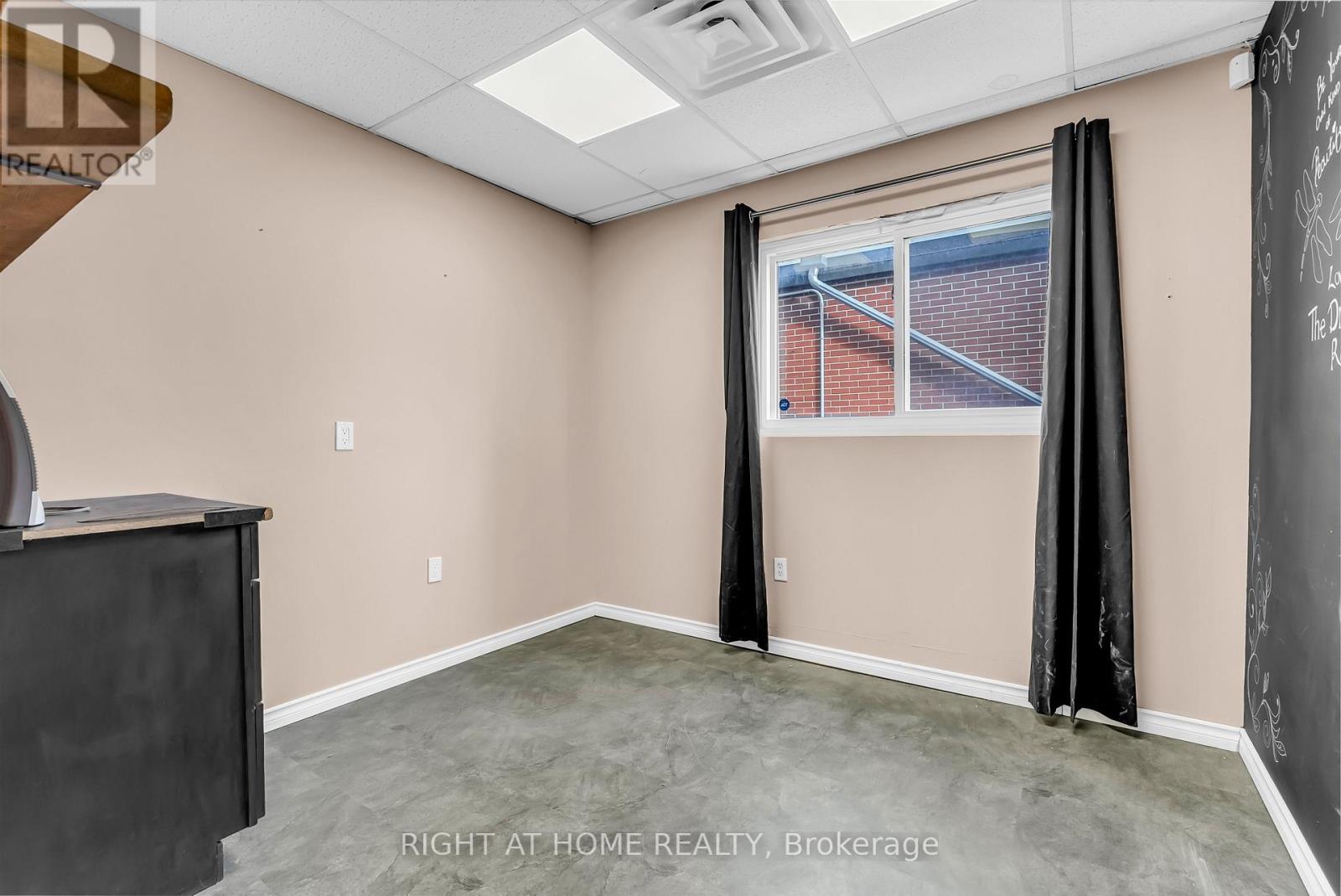101 - 32 Matchedash Street N, Orillia, Ontario  L3V 4T5 - Photo 7 - S13131658
