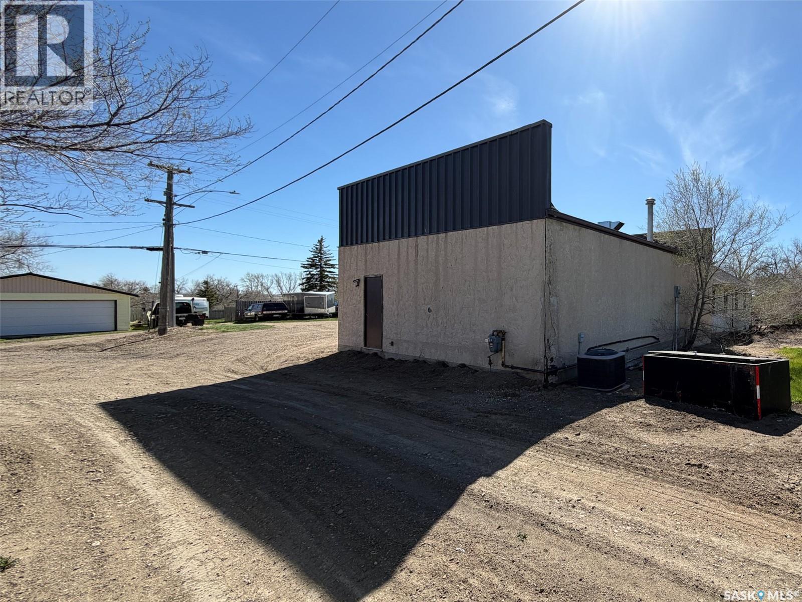 106 1st Street E, Kincaid, Saskatchewan  S0H 2J0 - Photo 32 - SK036055