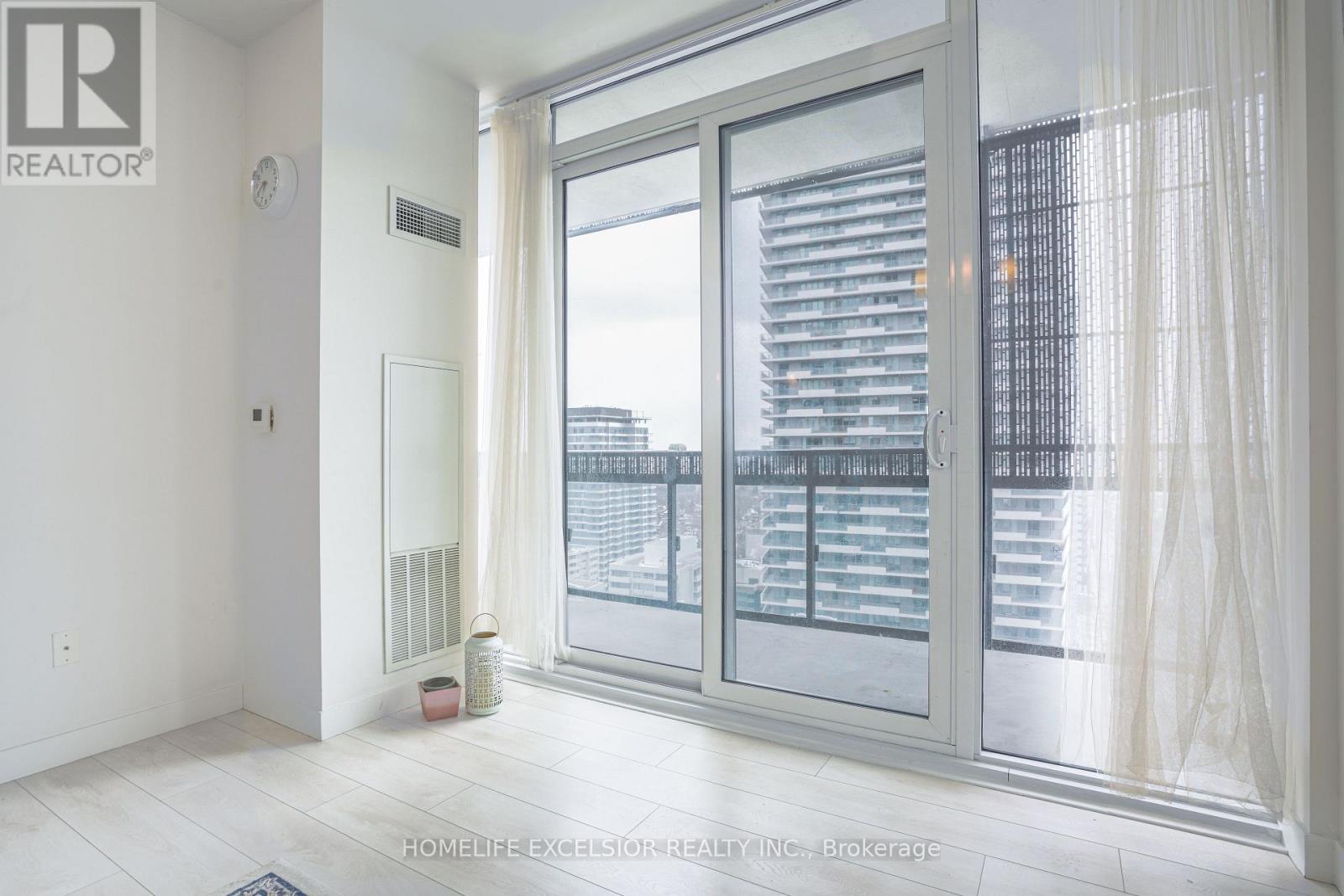 2002 - 8 Eglinton Avenue E, Toronto, Ontario  M4P 0C1 - Photo 4 - C12908668