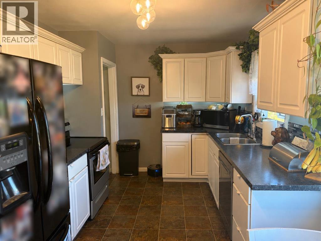 422 3rd Ave, Stirling, Alberta  T0K 2E0 - Photo 5 - A2310788