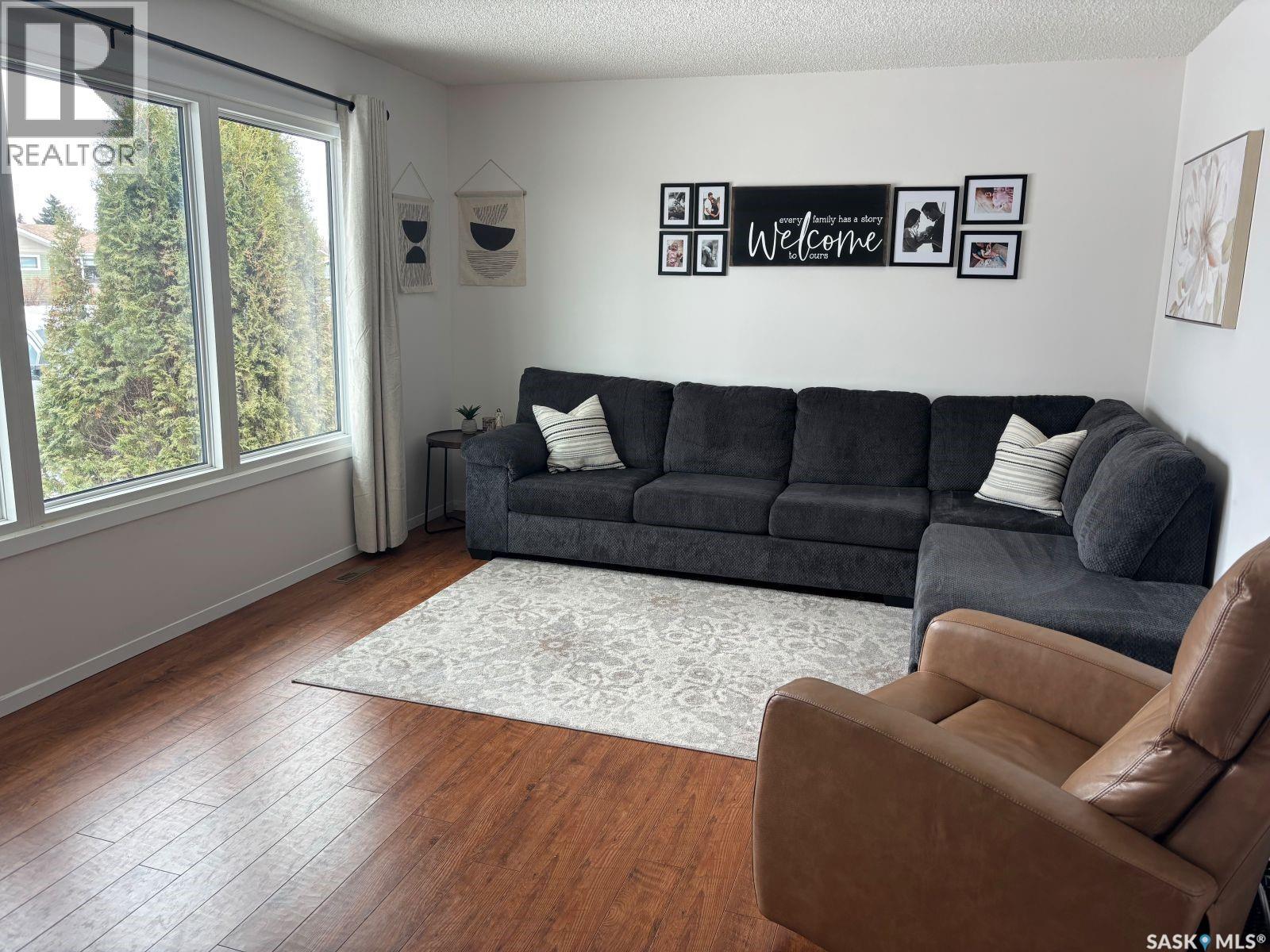 18 Waterloo Road, Yorkton, Saskatchewan  S3N 3E8 - Photo 4 - SK033404
