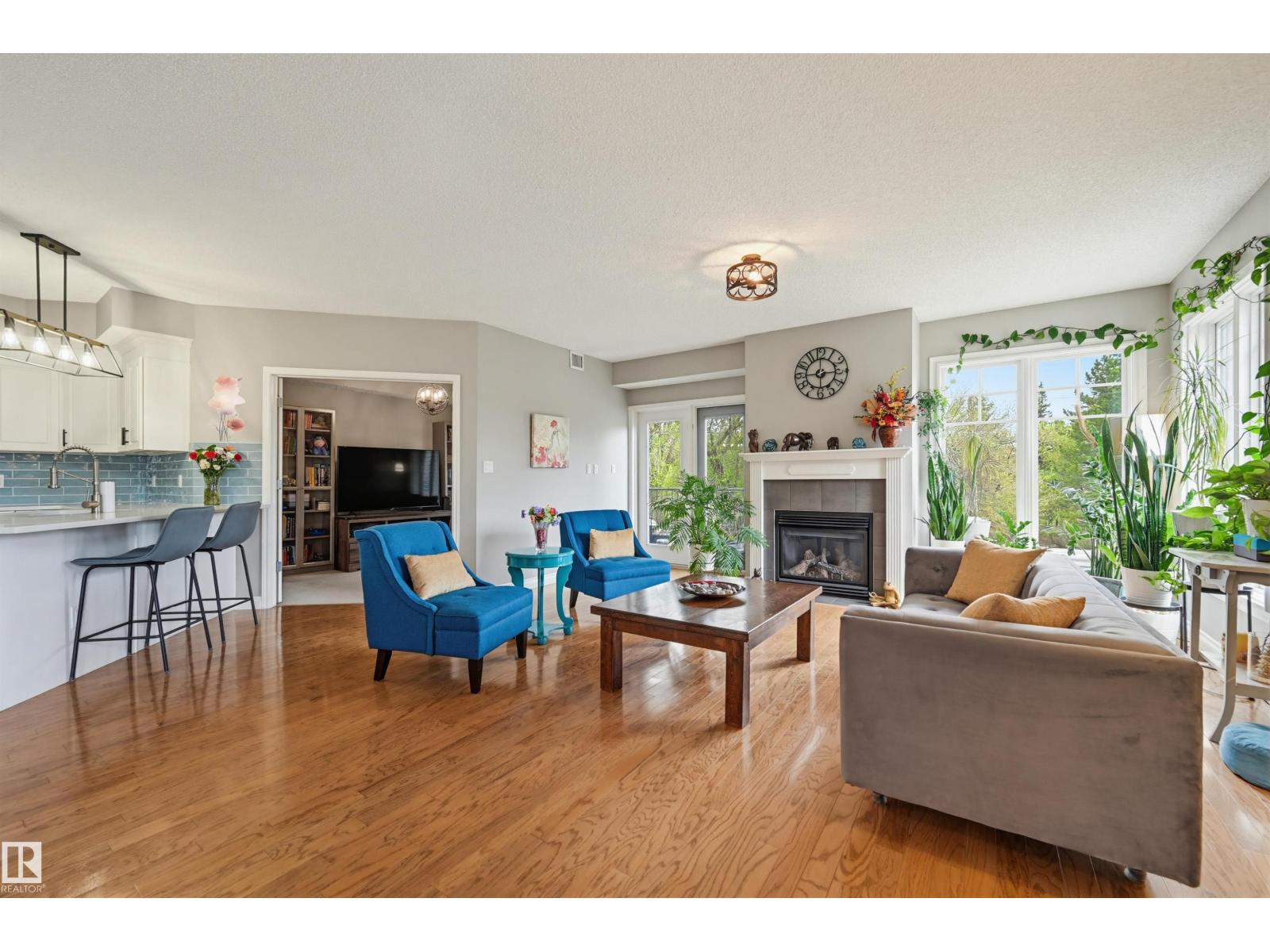 #201 9811 96a St Nw, Edmonton, Alberta  T6A 4A4 - Photo 2 - E4487896