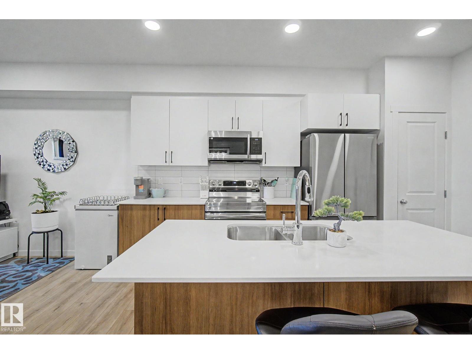 #305 9215 228 St Nw, Edmonton, Alberta  T5T 4T1 - Photo 8 - E4487897