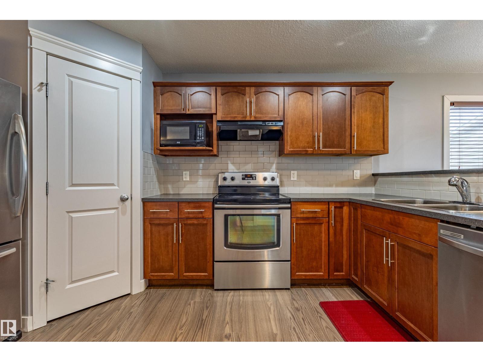 17715 6 Av Sw, Edmonton, Alberta  T6W 2G6 - Photo 14 - E4487898