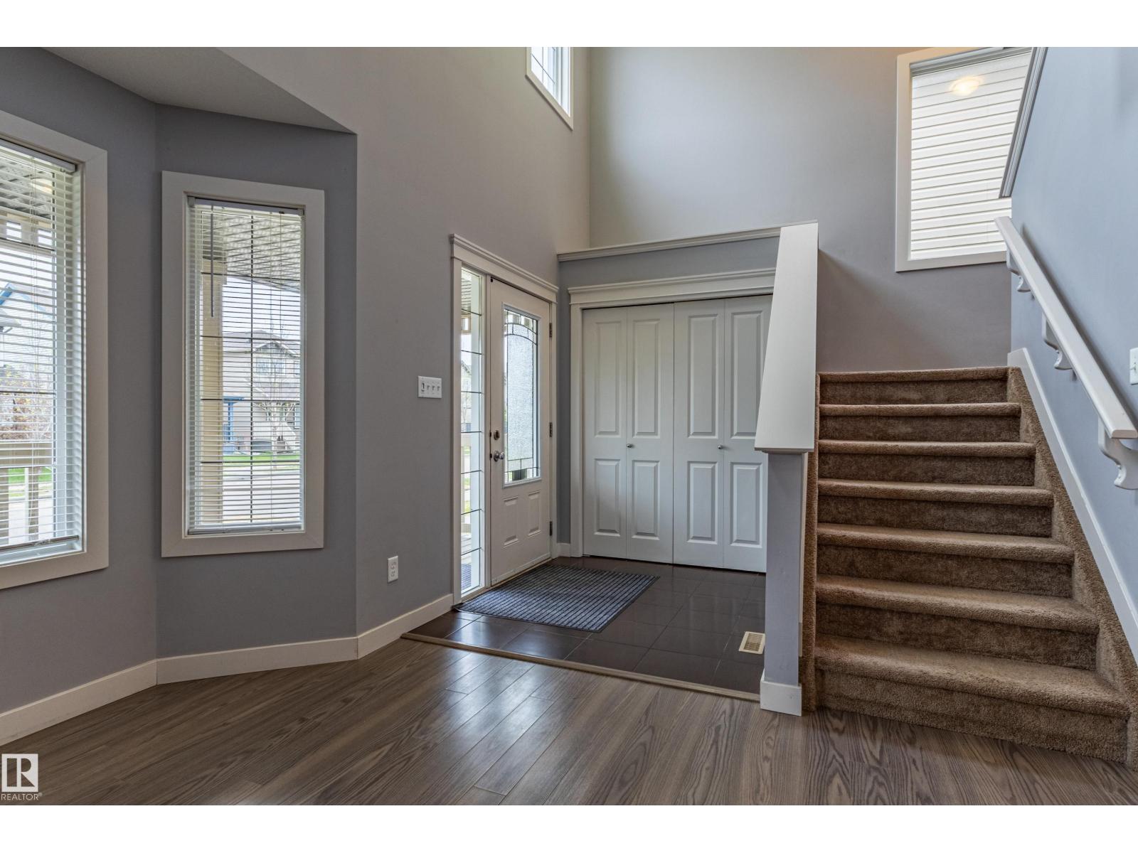 17715 6 Av Sw, Edmonton, Alberta  T6W 2G6 - Photo 3 - E4487898