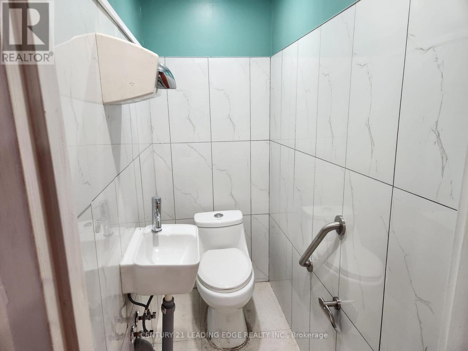 239 Broadview Avenue, Toronto, Ontario  M4M 2G6 - Photo 17 - E13028862